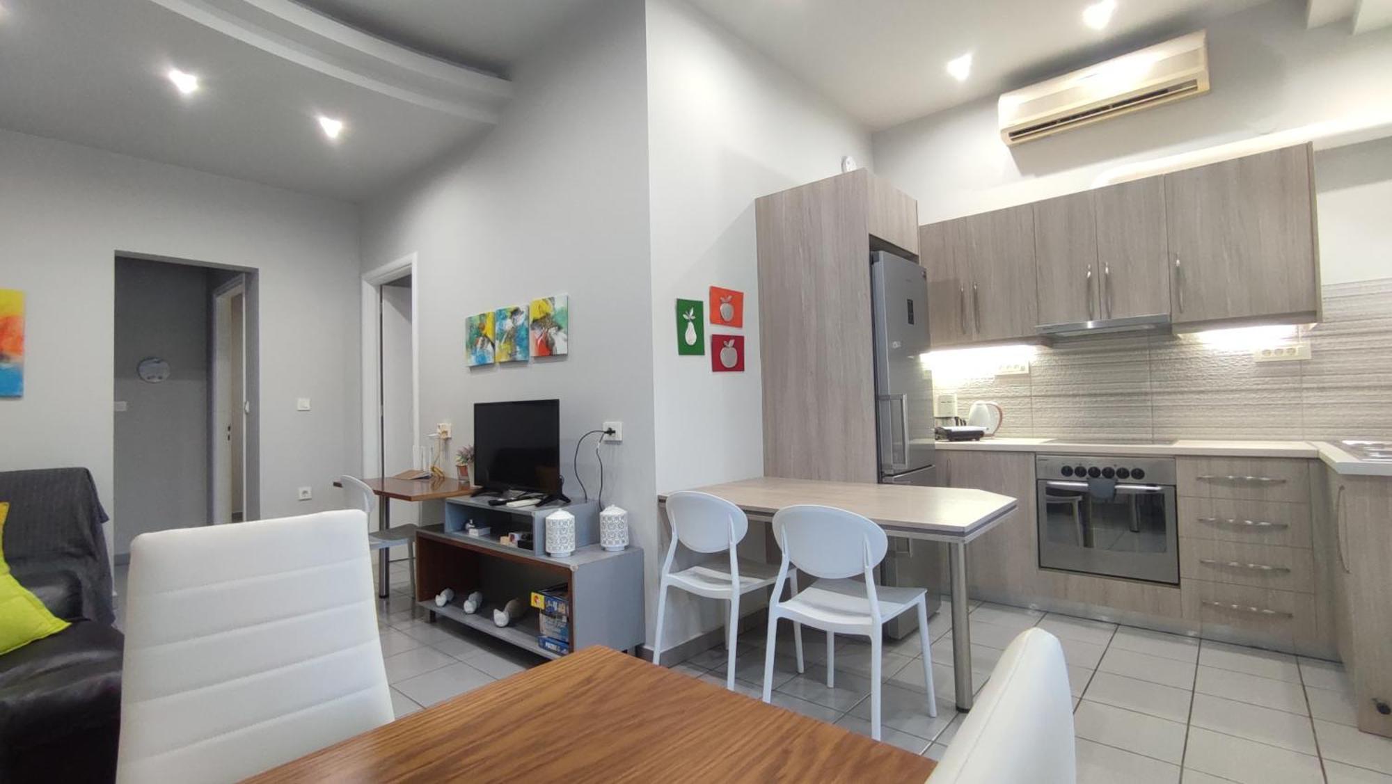 Dennis Stylish Apartment Kato Daratso Exterior photo