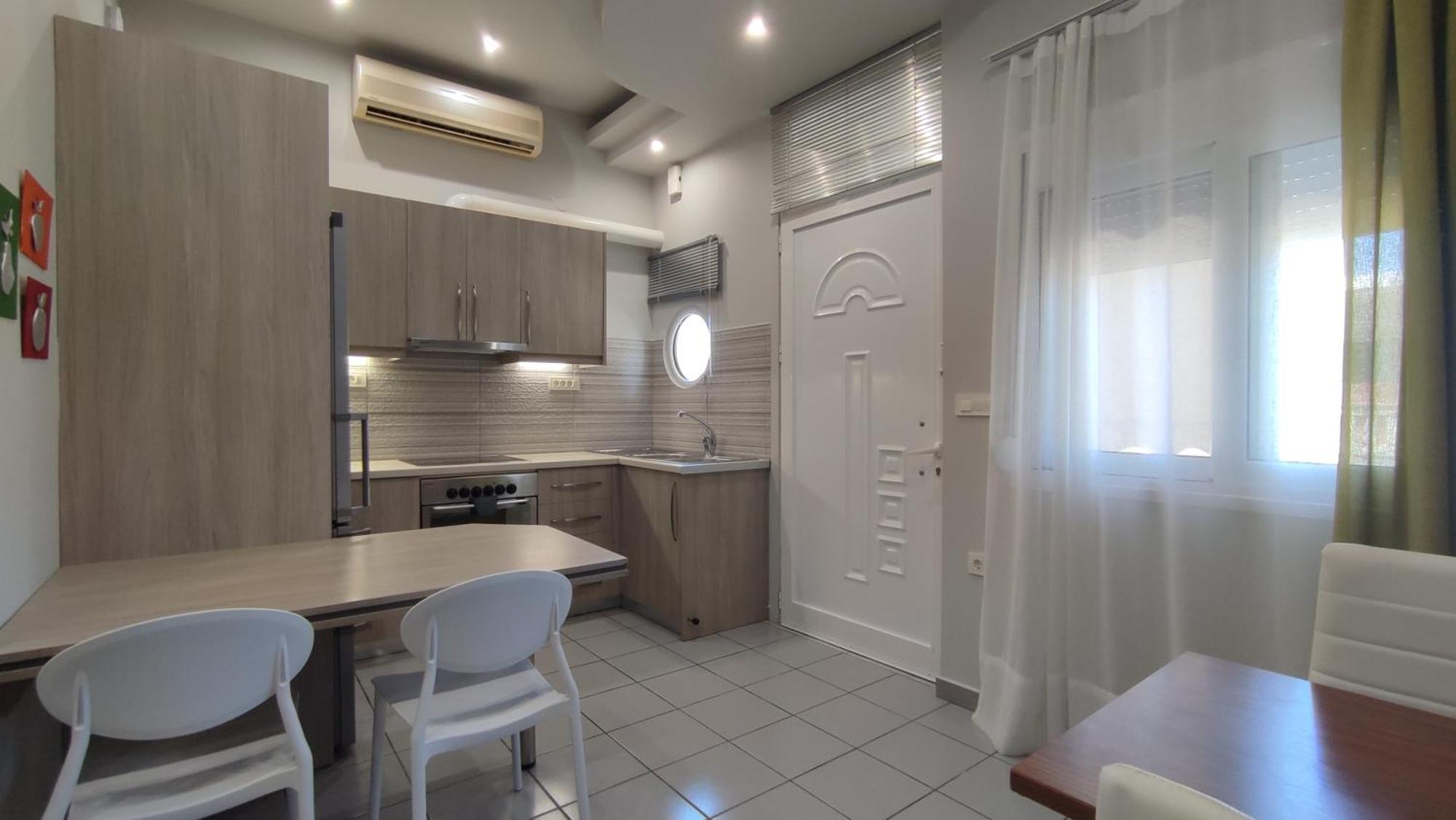 Dennis Stylish Apartment Kato Daratso Exterior photo