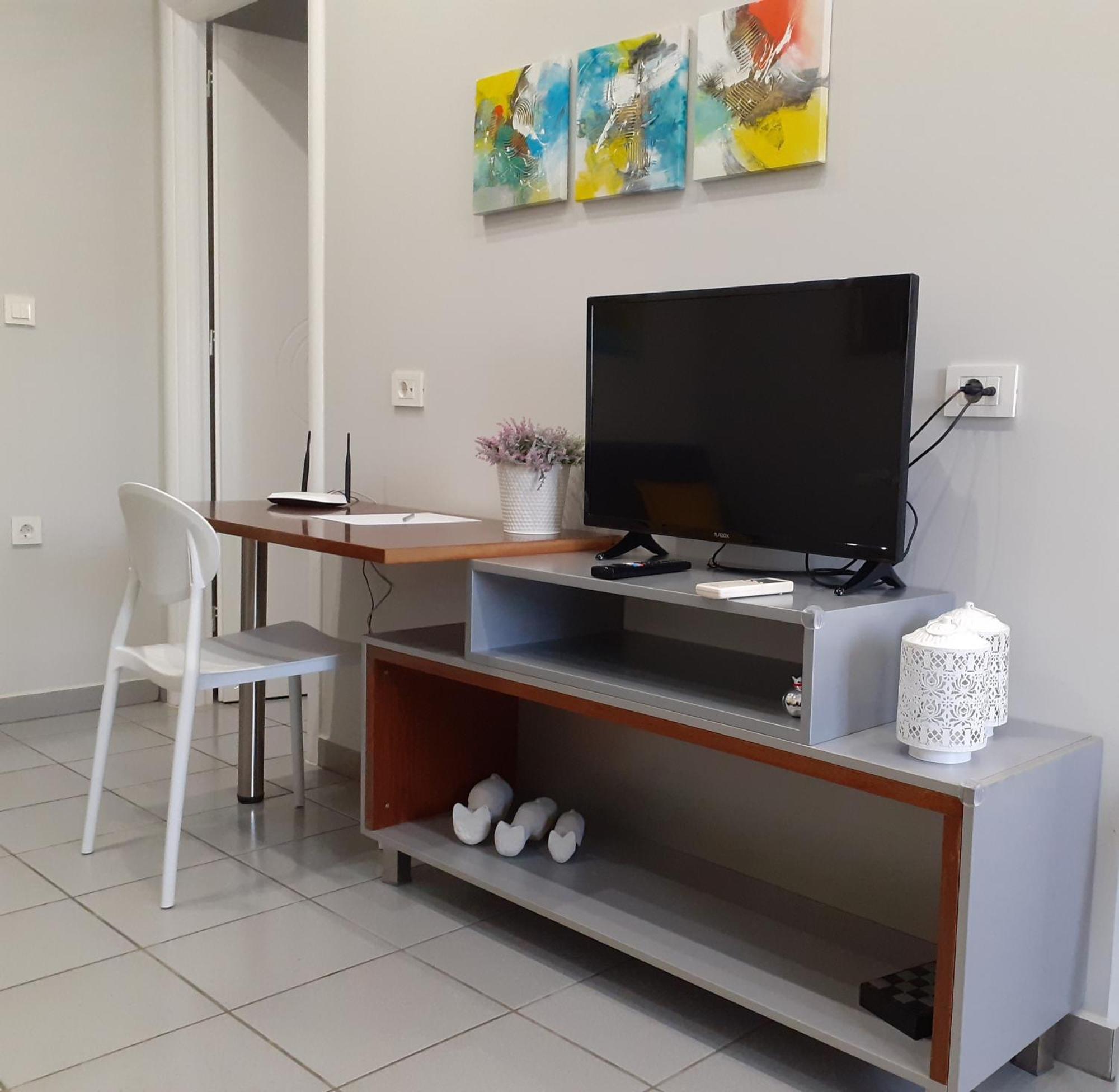 Dennis Stylish Apartment Kato Daratso Exterior photo